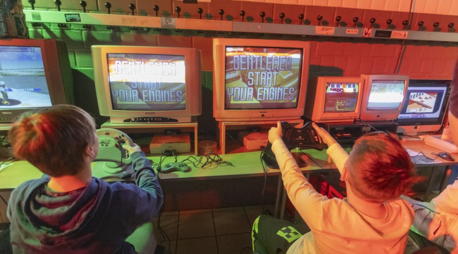 Retro-Connection 2025