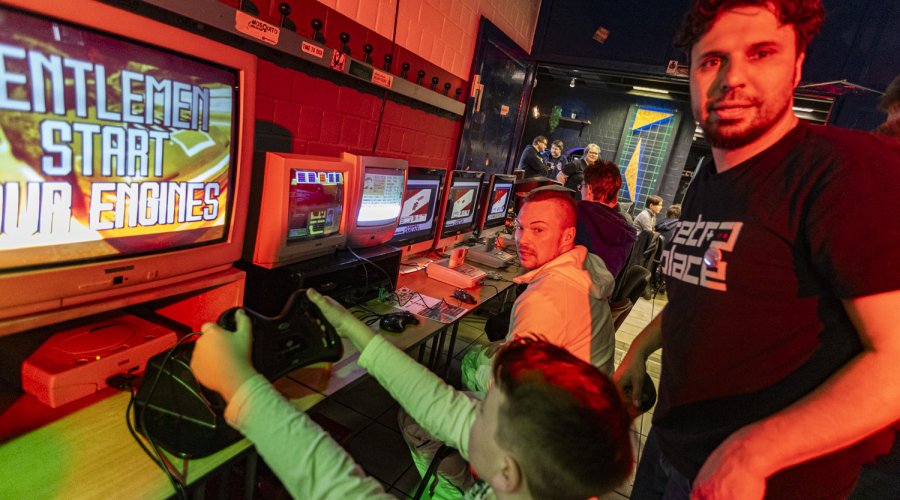 Retro-Connection 2025